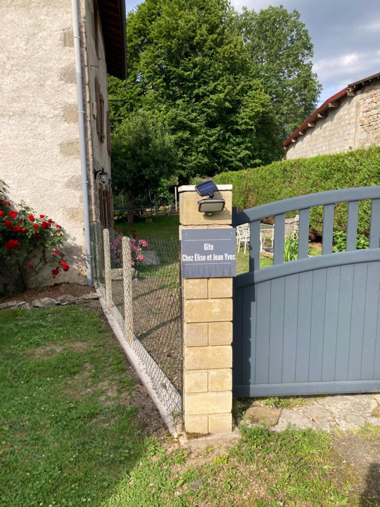 Chez Elise Et Jean Yves Villa Job Exterior photo